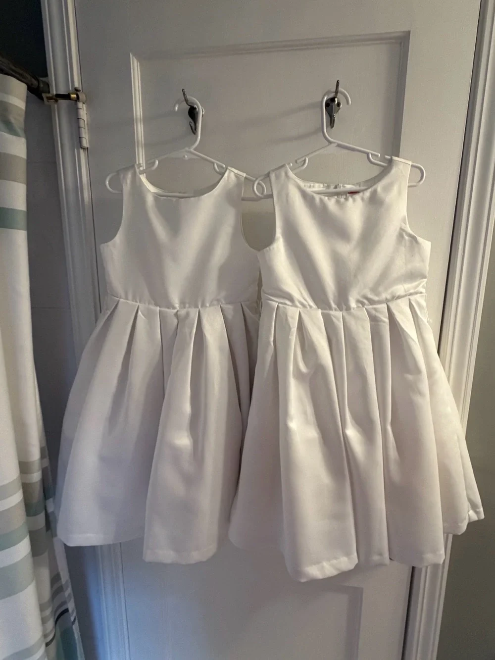 Twin Girls Gymboree size 6 White Satin Party Dress - Sleeveless Pleated Skirt